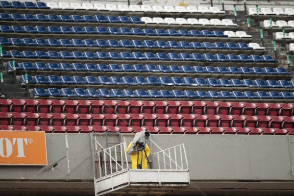 Tribuna del Azteca sin afición