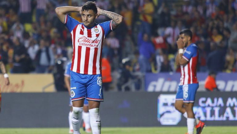 Alexis Vega durante un juego con Chivas