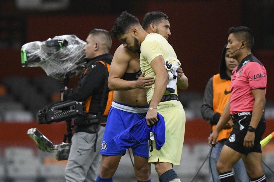 Juan Escobar y Bruno Valdez después del América vs Cruz Azul