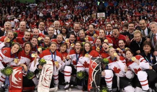 La selección de Canadá celebra el oro en Vancouver 2010
