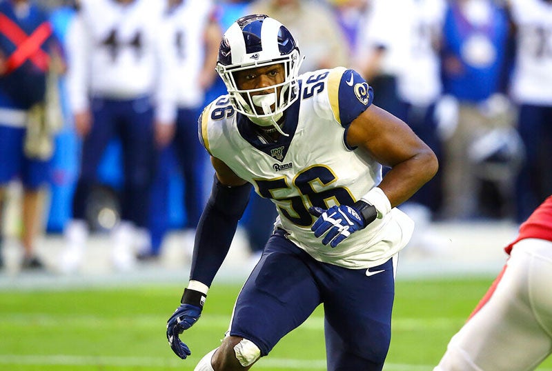 Cory Littleton, en un partido con los Rams