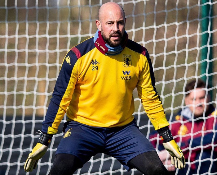 Pepe Reina durante un entrenamiento con Aston Villa 