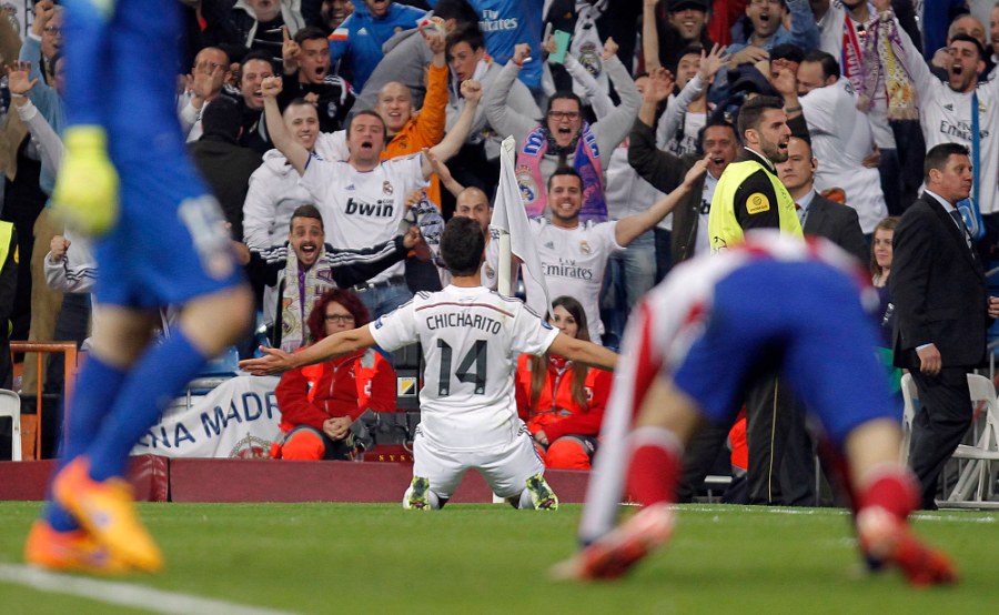 Javier Hernández celebrando el gol vs Atlético de Madrid