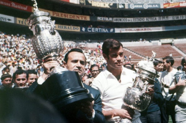 Guillermo Álvarez celebrando el título de 1970