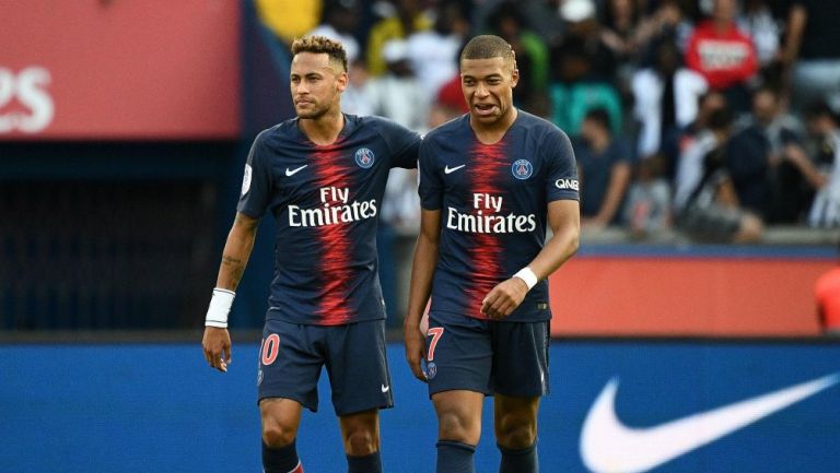 Mbappé y Neymar, en un juego del PSG