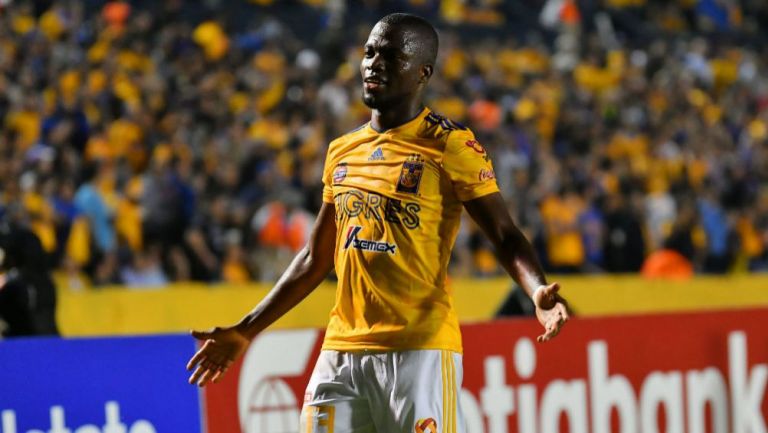 Enner Valencia festeja un gol con Tigres