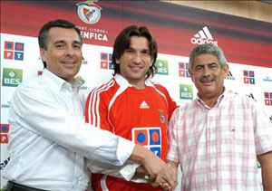 Momento en el que Kikín Fonseca fue presentado con el Benfica