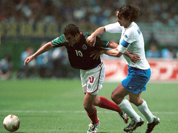 El defensa italiano en el juego contra México de 2002
