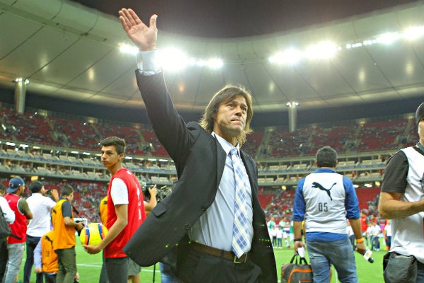 Matías Almeyda celebrando como entrenador de Chivas