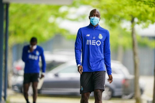 Danilo Pereira en la práctica del cuadro de Oporto