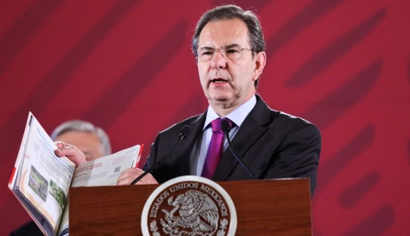 Esteban Moctezuma en conferencia de prensa