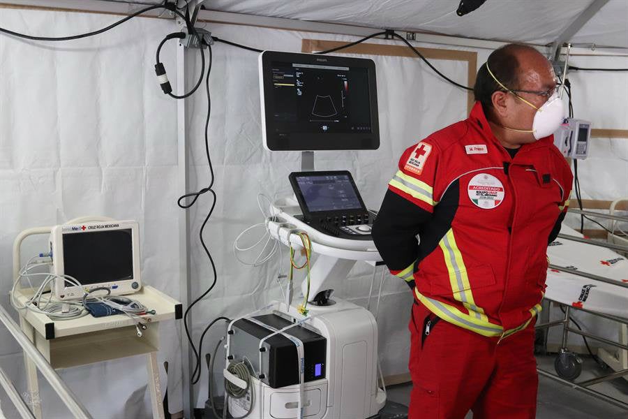 Personal de la Cruz Roja trabaja contra el coronavirus