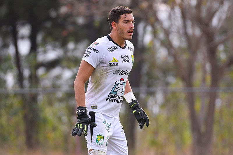 El guardameta de León en un partido de la Sub20