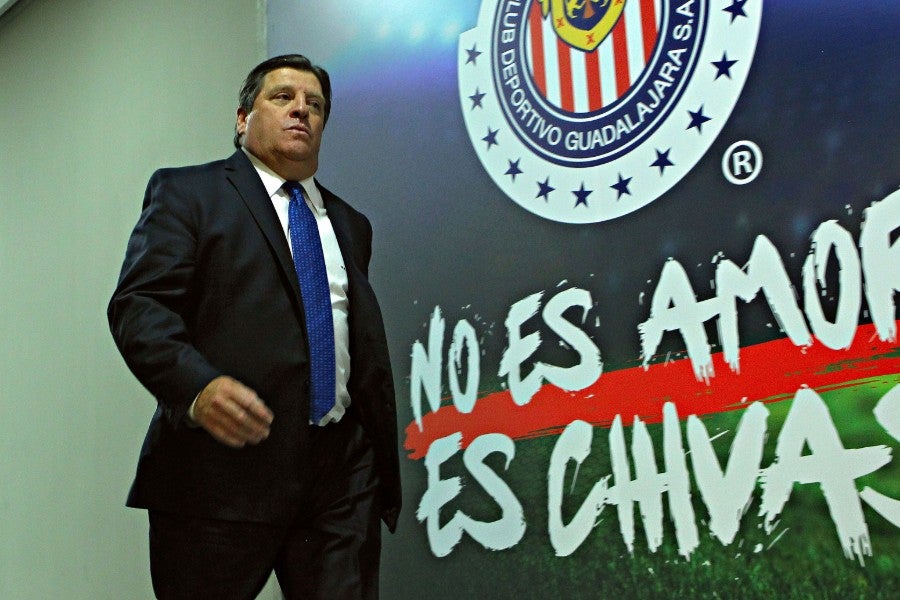 Miguel Herrera previo a un partido ante Chivas