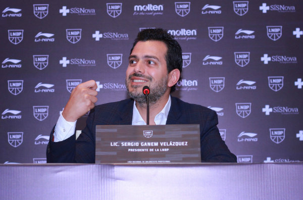El presidente de la Liga Nacional de Baloncesto mexicana, Sergio Ganem