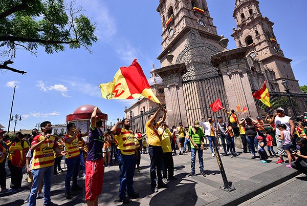 Aficionados de Monarcas se manifiestan por la mudanza del club