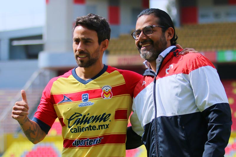 El directivo en la presentación de Jorge Valdivia