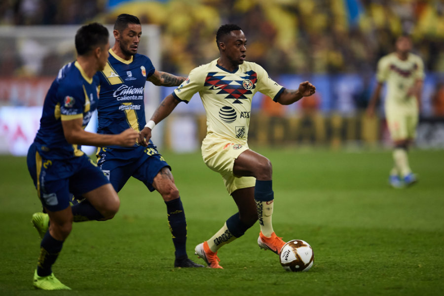 Ibarra en juego ante Morelia en la Liguilla del Apertura 2019