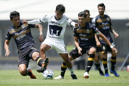 Pumas y Cafetaleros Premier en un partido