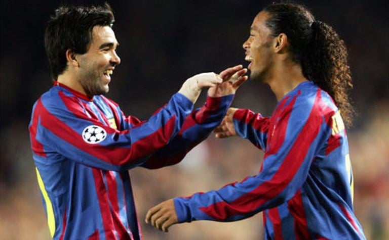 Deco y Ronaldinho en celebración