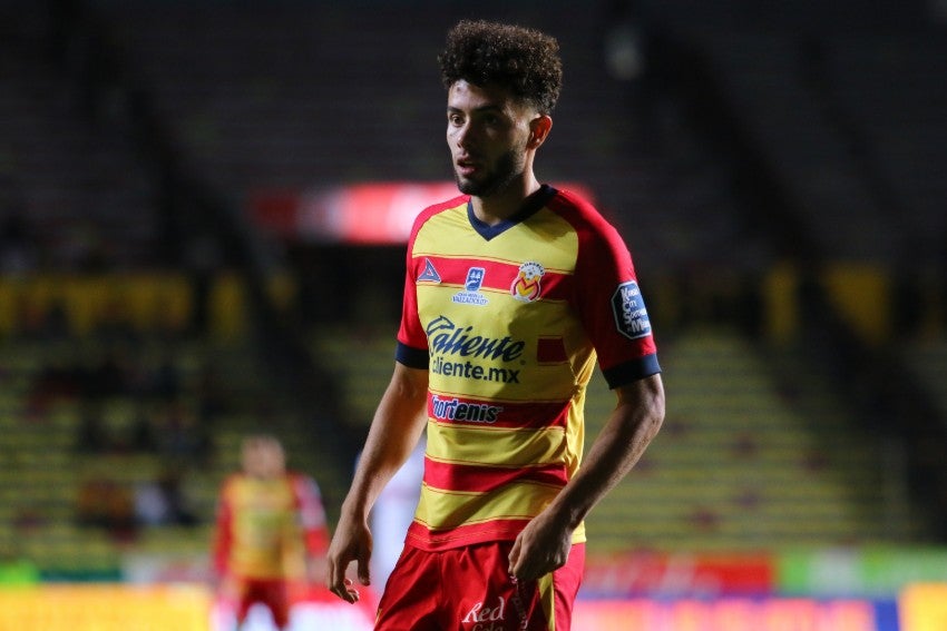 César Huerte durante un partido con Morelia