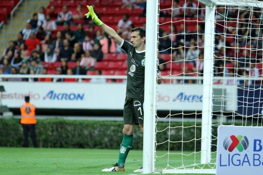 Marcelo Barovero durante un partido con Monterrey