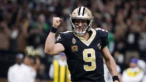 Brees celebra en un juego de los Saints