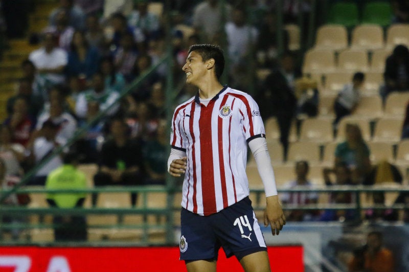 Zaldívar en partido con Chivas