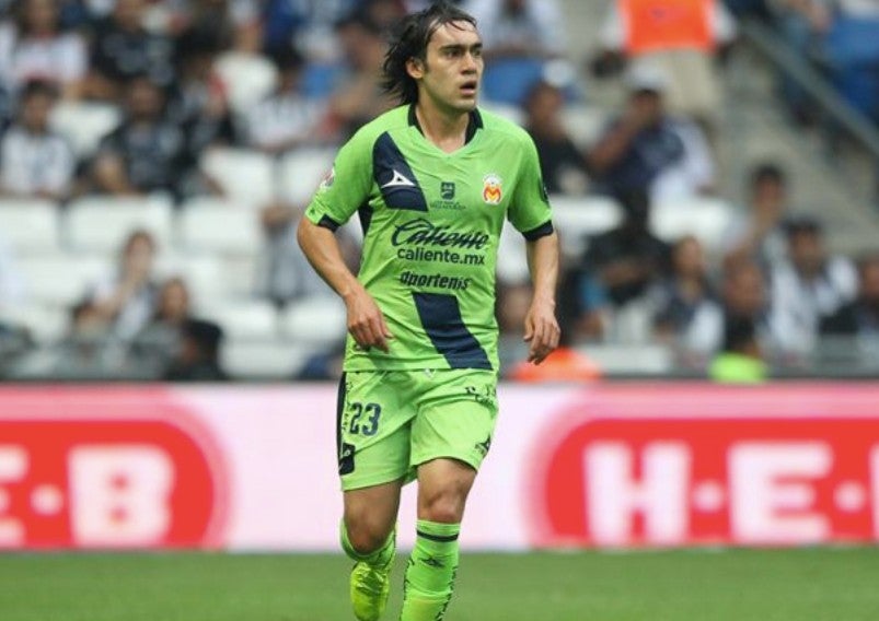 Shagy en un juego con Morelia en el Estadio de Pachuca 