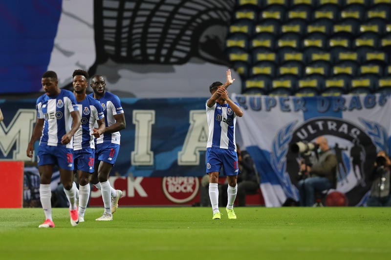 El mexicano celebra su gol ante Marítimo