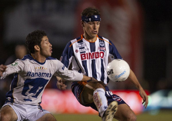 Guillermo Franco en acción con Rayados