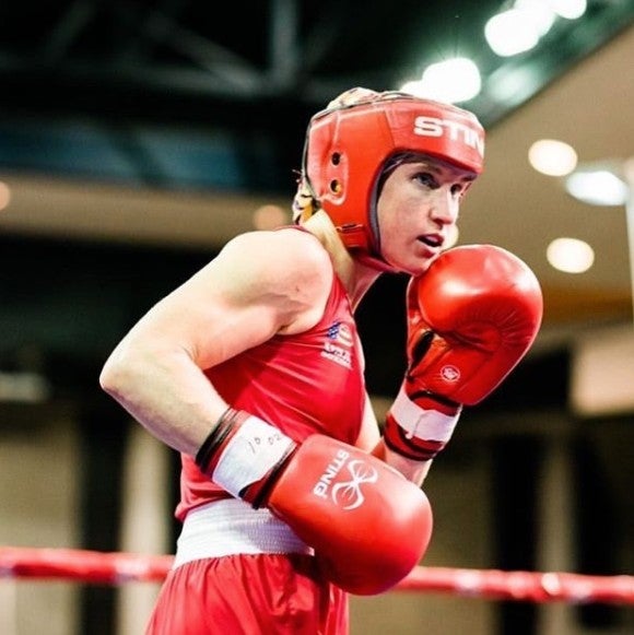 Ginny Fuchs durante una pelea de box