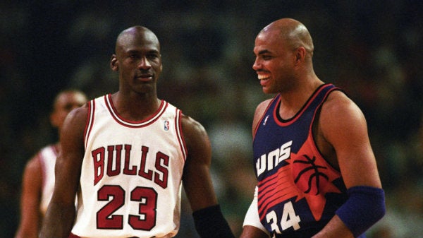 Michael Jordan y el poste de los Suns