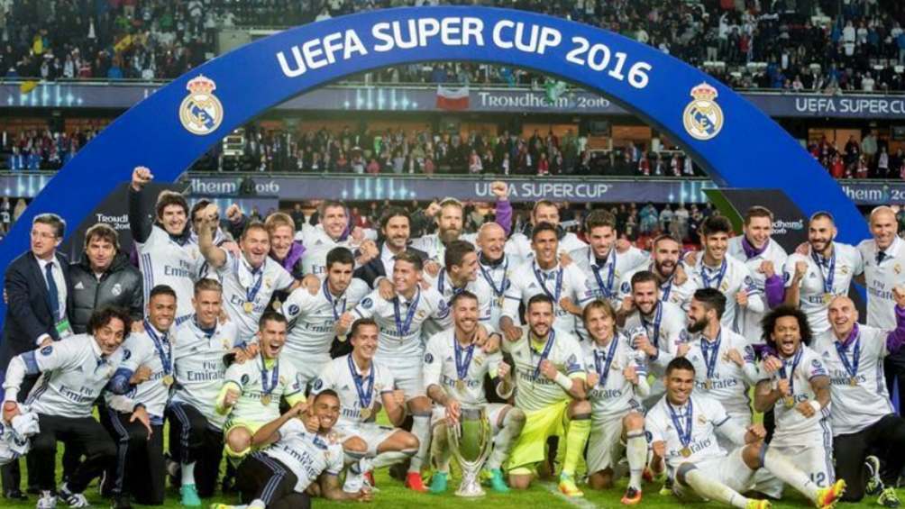 Real Madrid celebrando la Supercopa de 2016