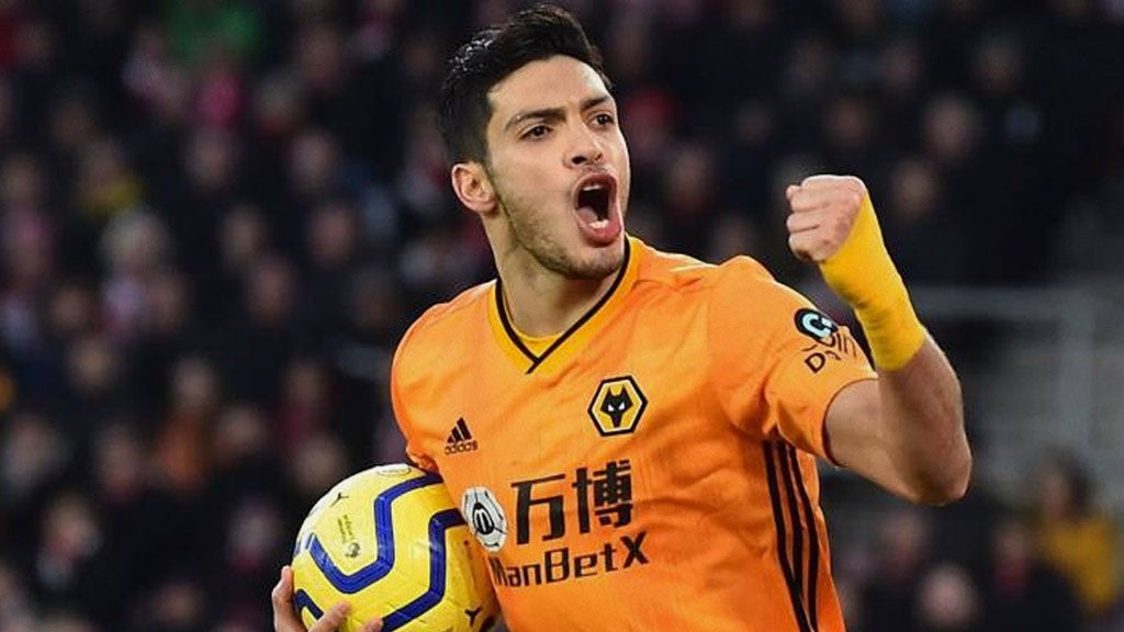 Raúl Jiménez festeja gol con el Wolverhampton