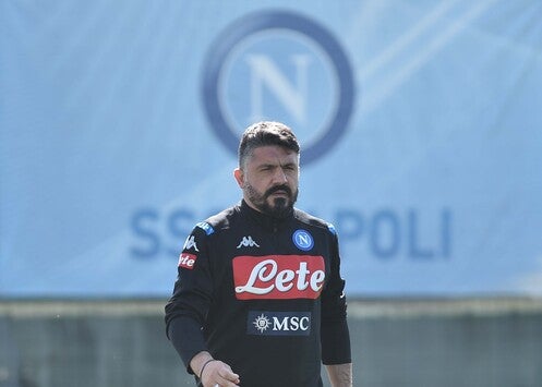 Gattuso sigue de cerca las acciones en el entrenamiento