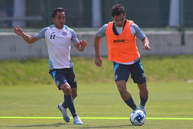 Aldrete y Baca, durante un entrenamiento de Cruz Azul 