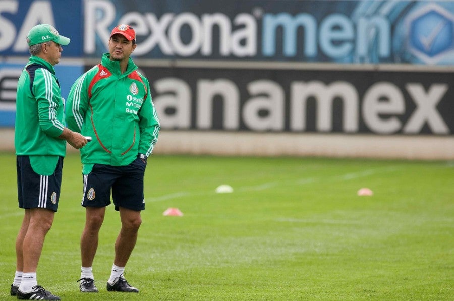 Javier Aguirre junto a Manuel Vidrio en el Tri