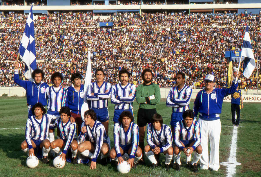 El equipo de Monterrey en 1982 antes de jugar ante Tigres