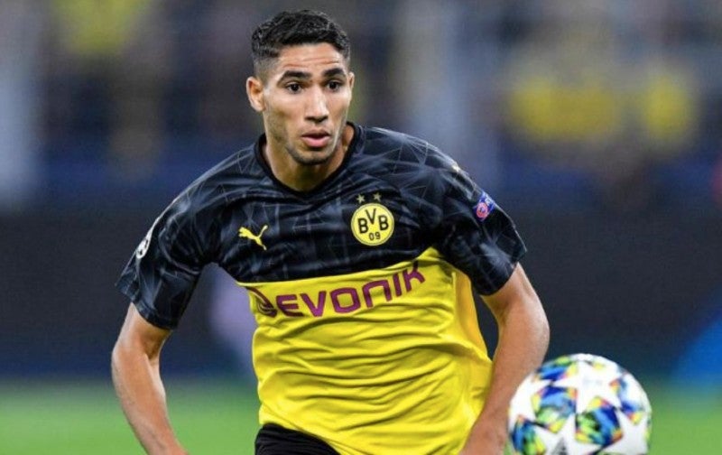 Achraf en un partido con el BVB