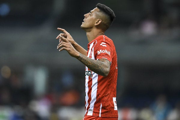 Mauro Quiroga en acción con Necaxa