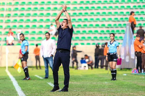 Ricardo Valiño como director tecnico de Atlético Zacatepec