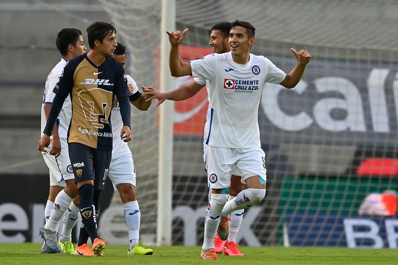 Josúe Reyes celebrando un gol contra Pumas