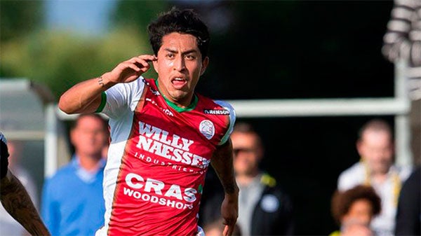 El mexicano en un partido con Zulte Waregem