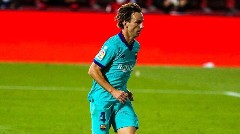 Ivan Rakitic durante un duelo con el Barcelona en LaLiga