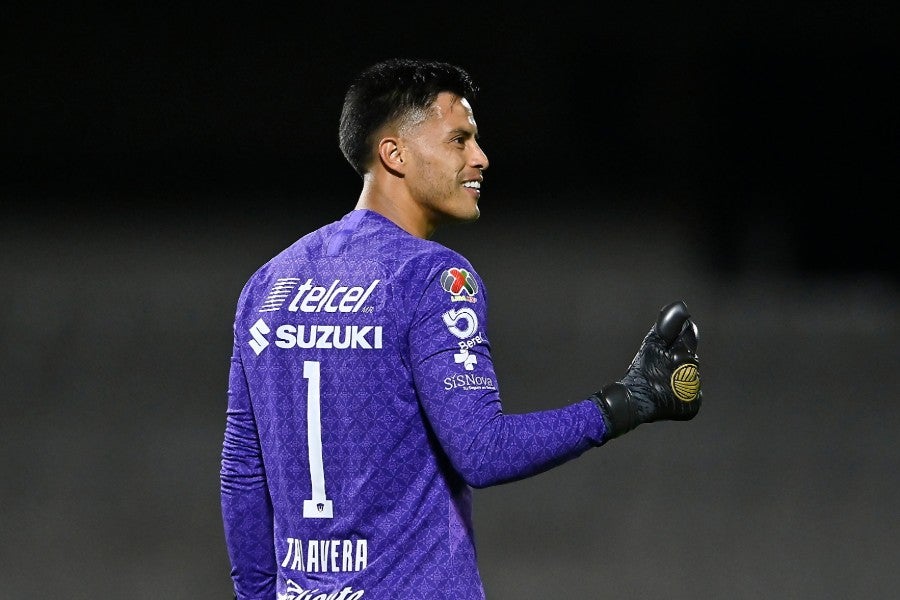 Alfredo Talavera durante un partido con Pumas