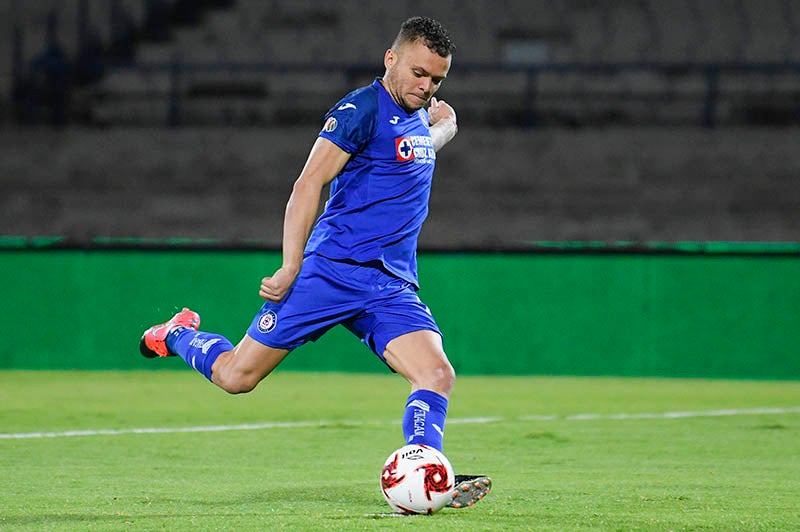 Cabecita durante el duelo ante Tigres en Copa por México 