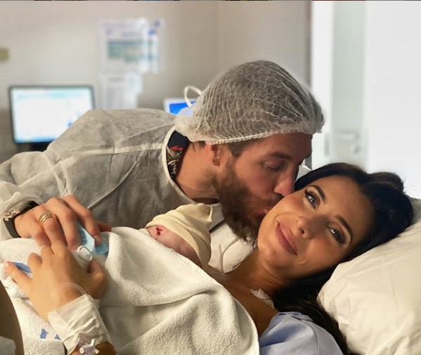 Ramos y Pilar Rubio tras el nacimiento de su último hijo