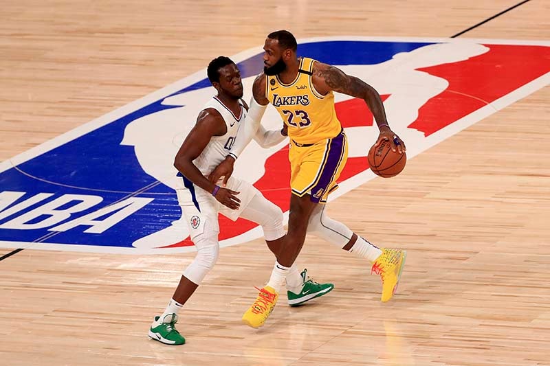 LeBron James durante el juego ante Clippers