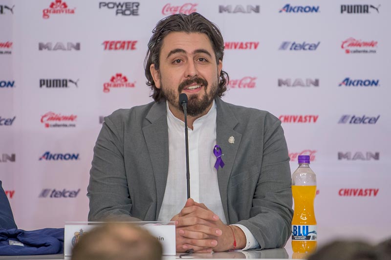 El presidente del Rebaño en una conferencia de prensa